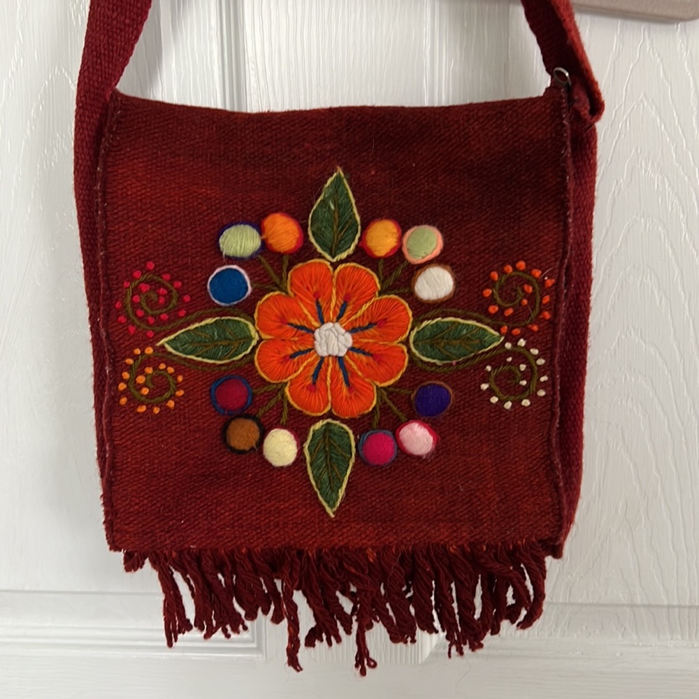 Vintage 60s/70s Crochet Embroidered Fringe Purse - Picture 3 of 6